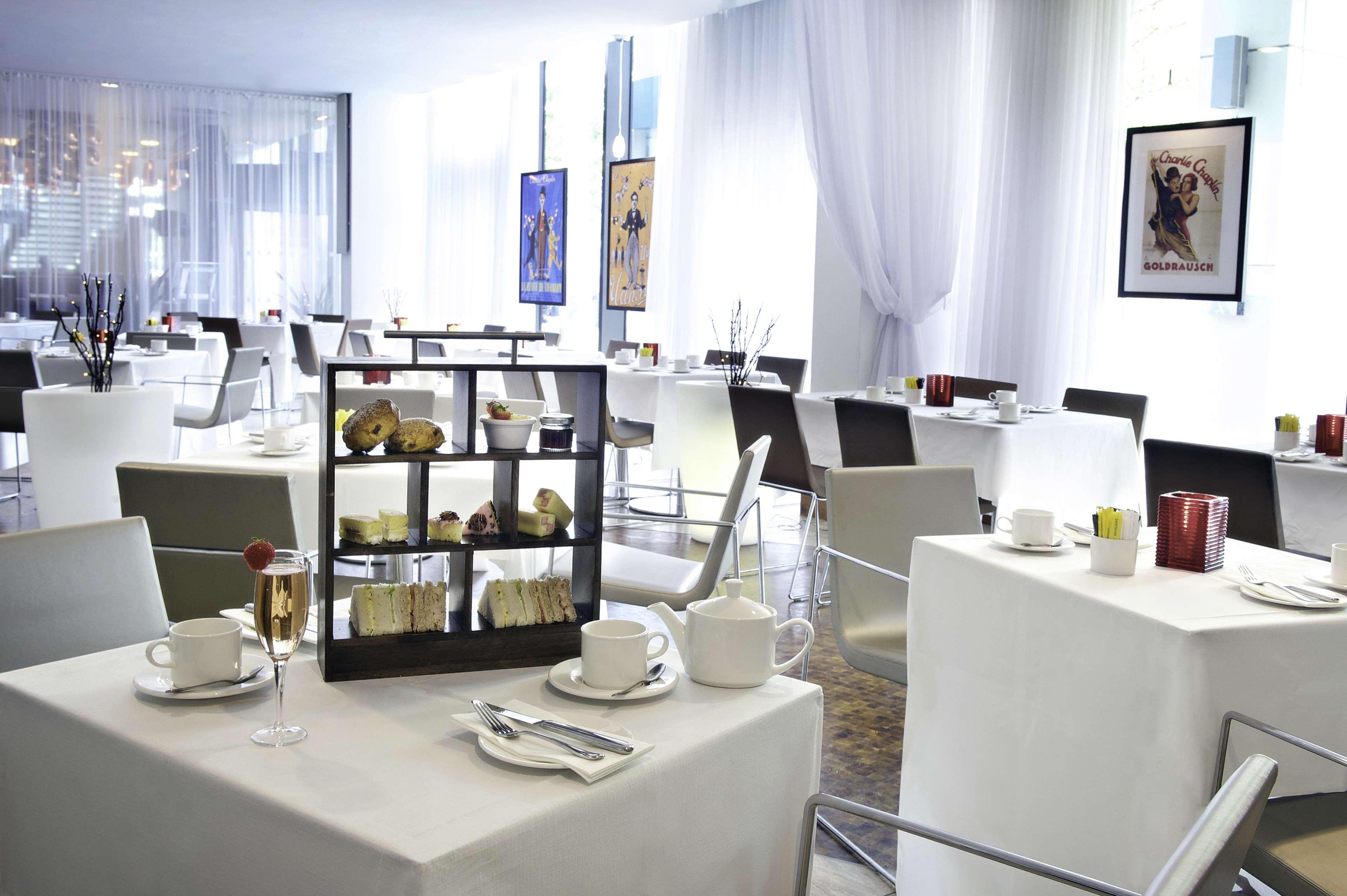 Отель Hilton Centre 4*