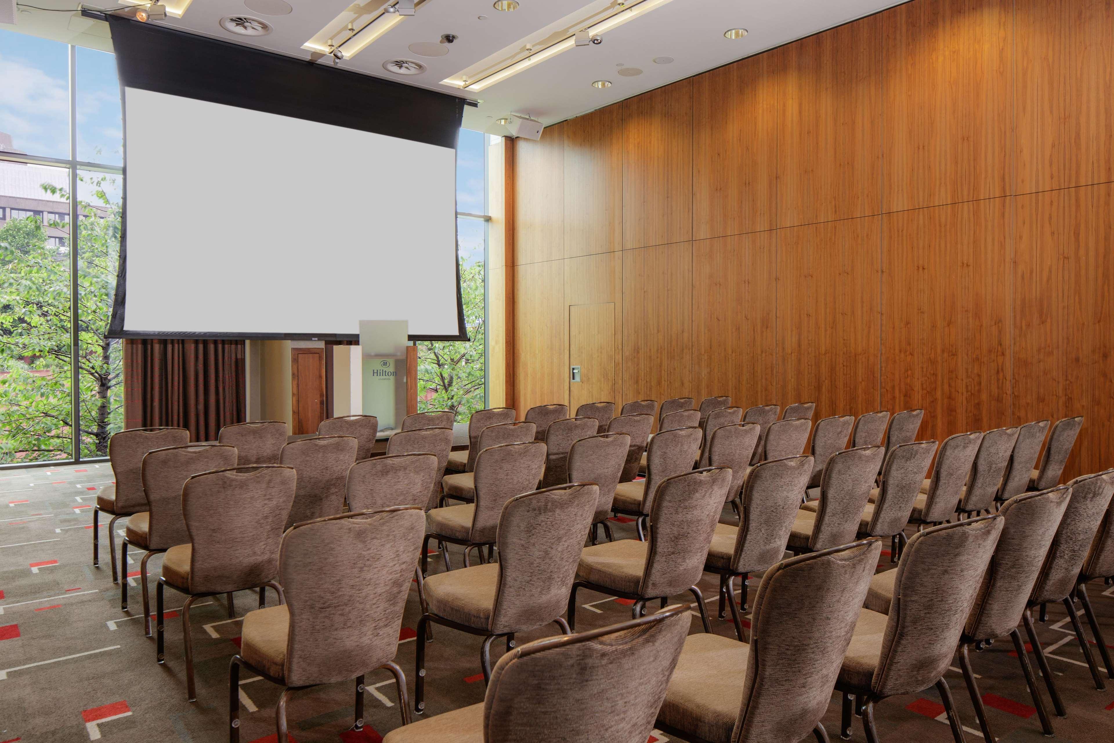 Отель Hilton Centre