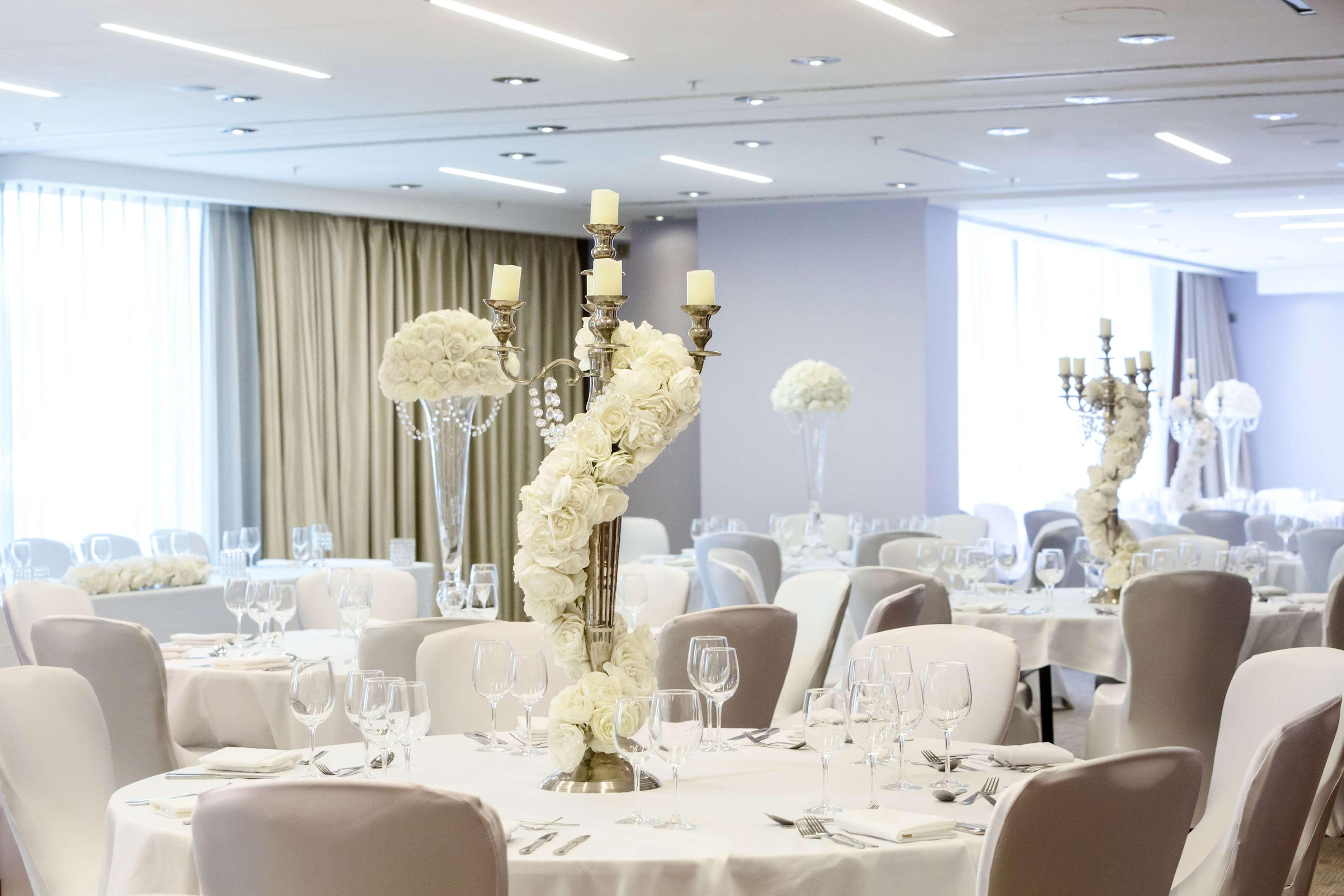 Отель Hilton Centre 4*