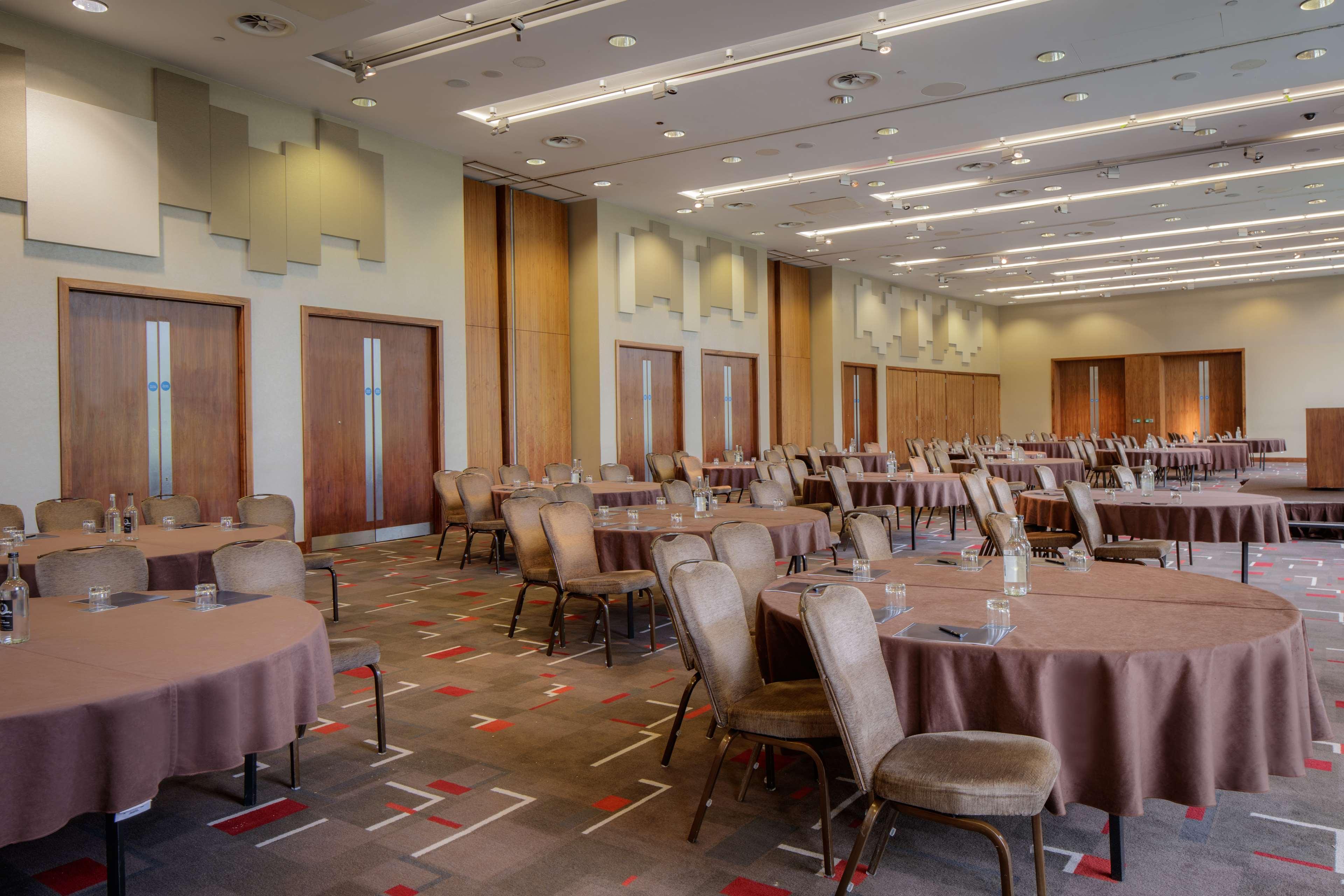 Отель Hilton Centre 4*
